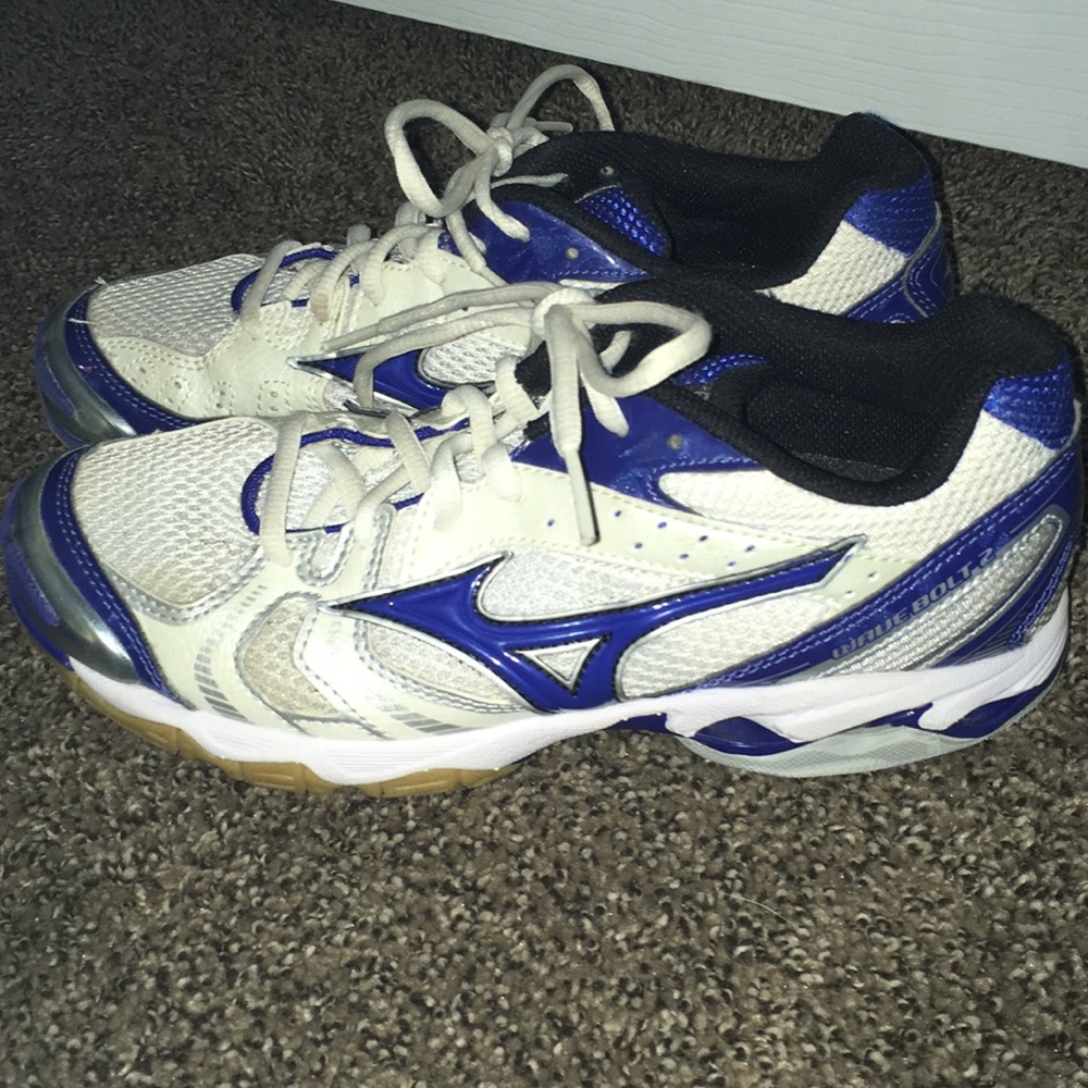 Mizuno volleyball shoes